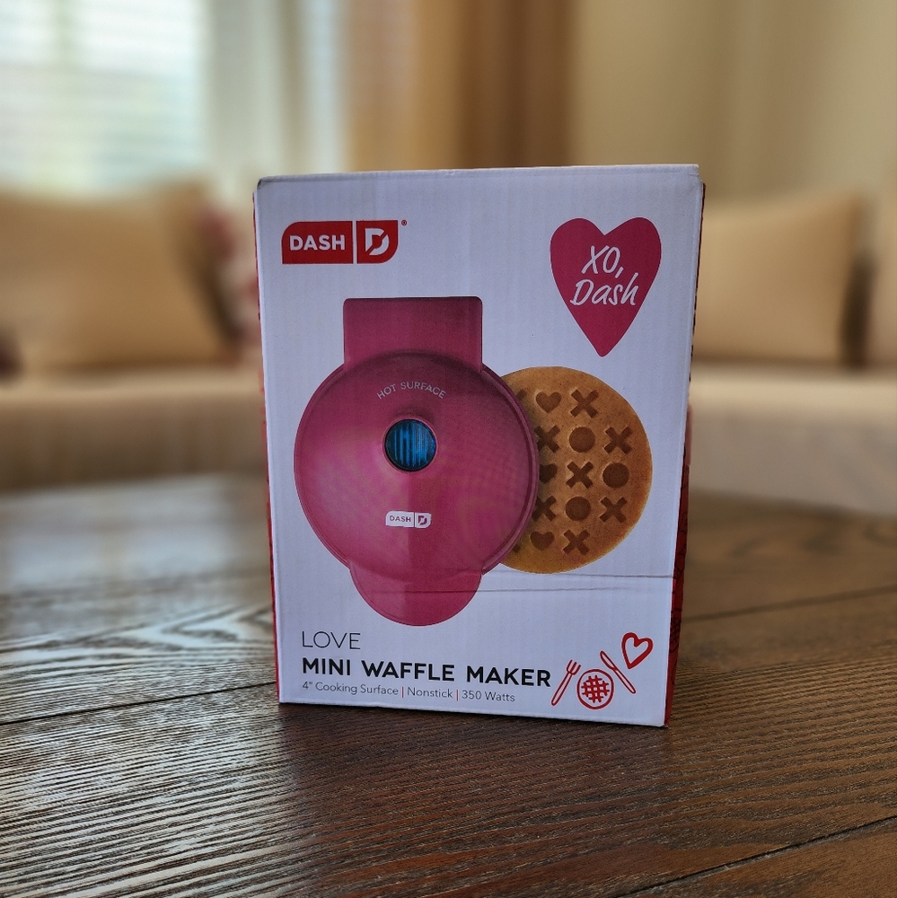 Dash Mini Waffle Maker X and hearts
